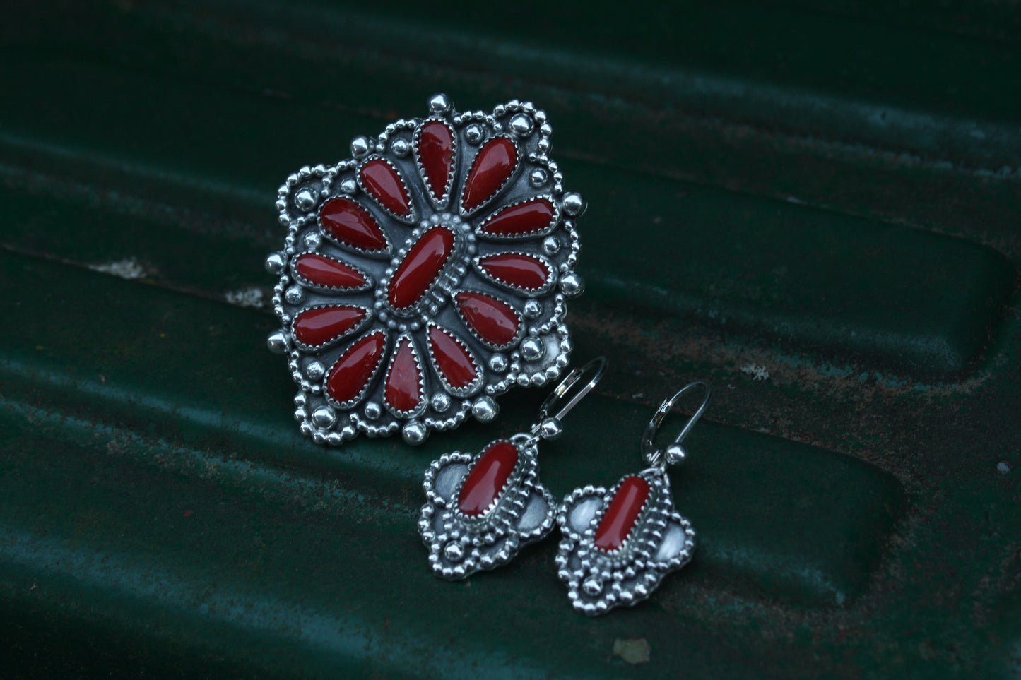 Coral daggle earrings