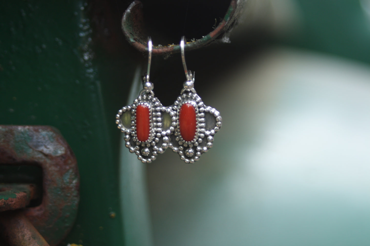 Coral daggle earrings